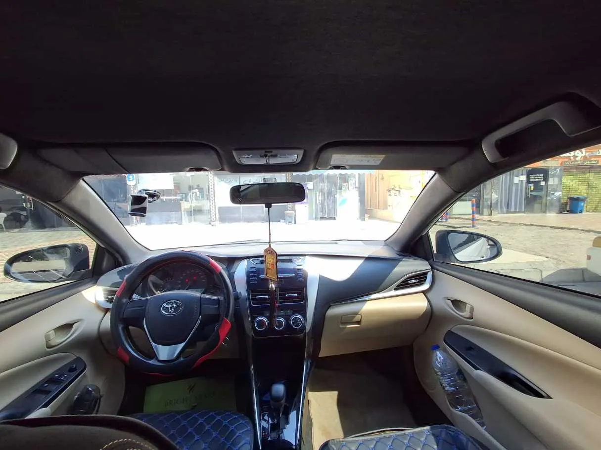 Car image 17