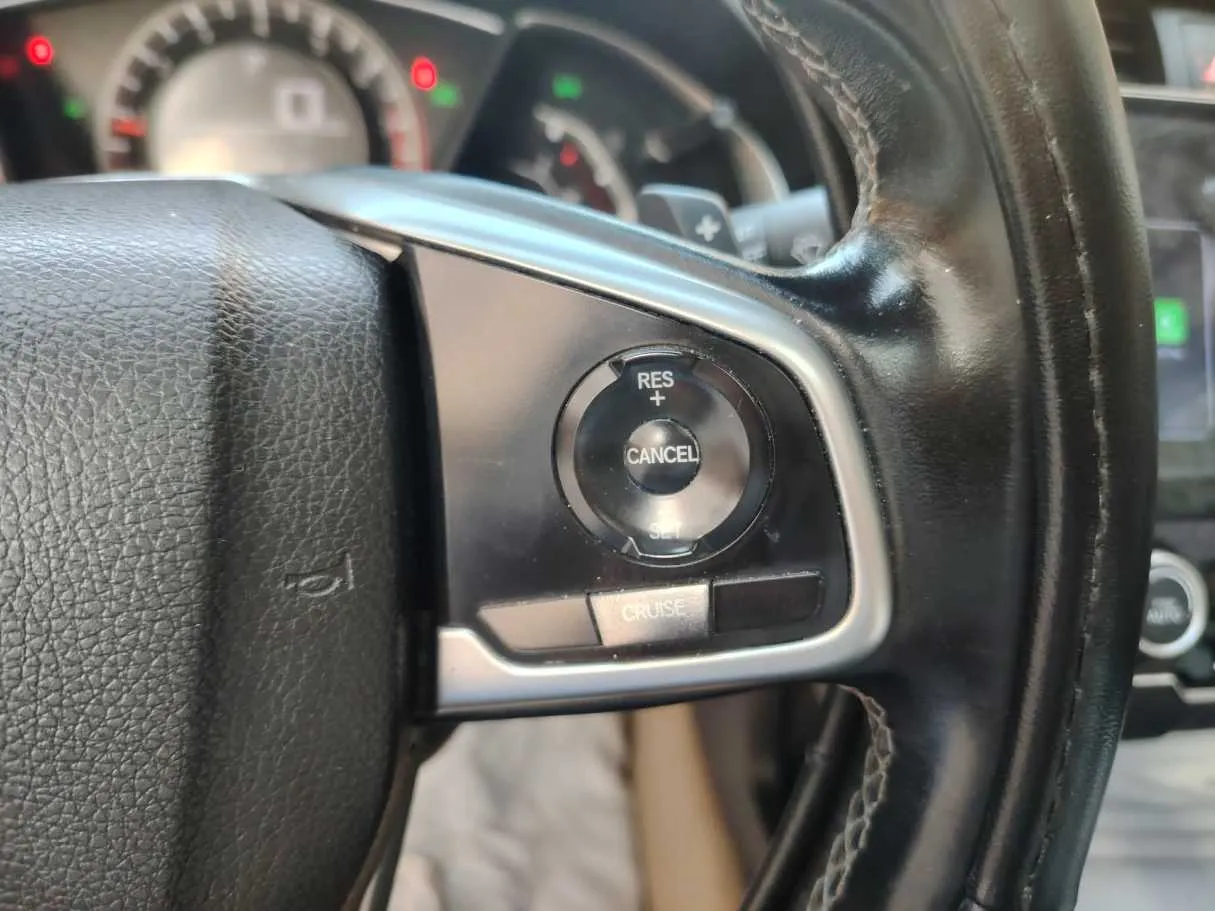 Car image 34