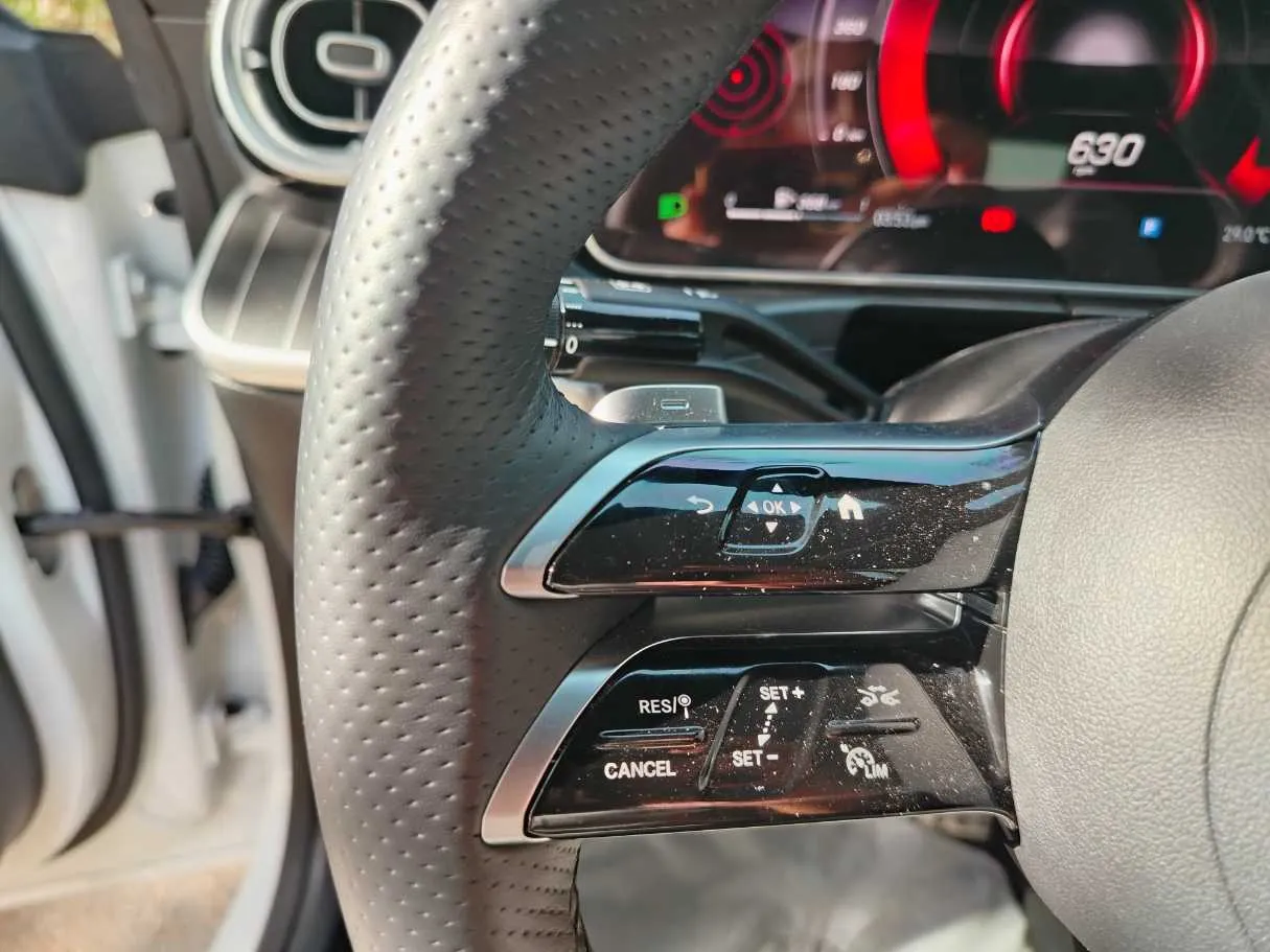 Car image 27