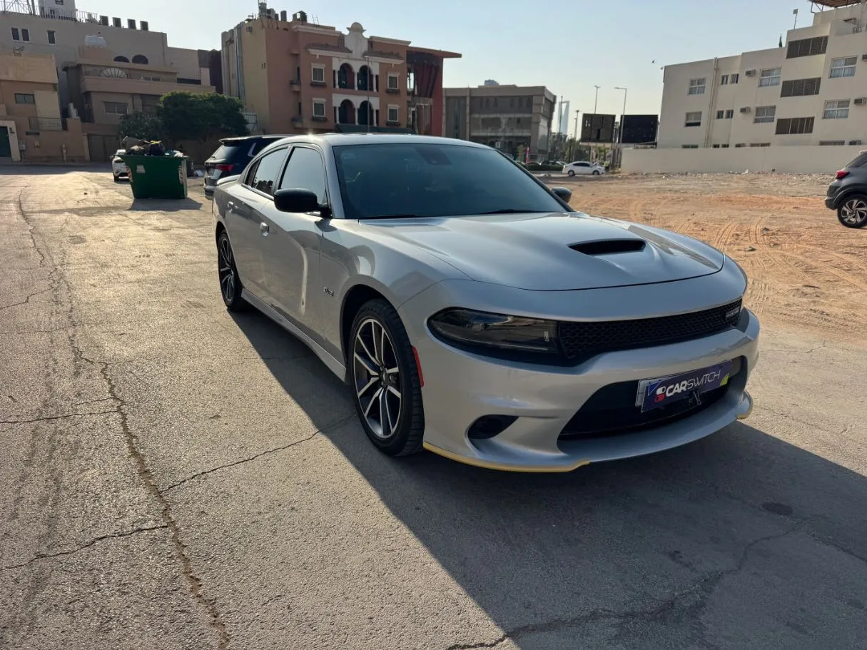 Car image 3
