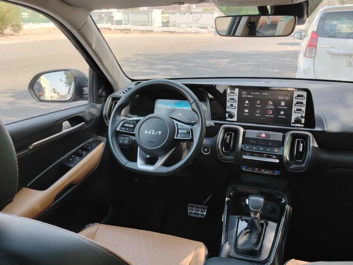 Car image 20
