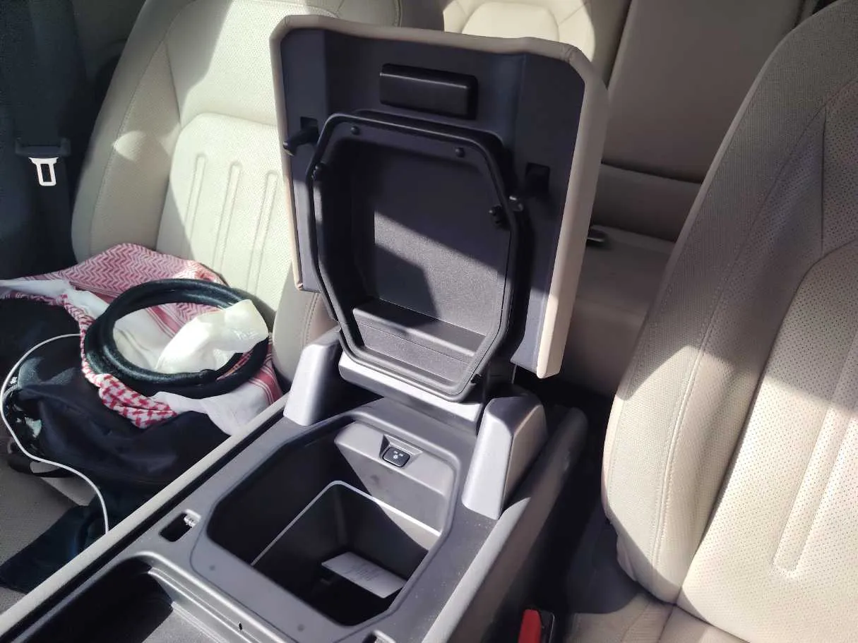 Car image 32