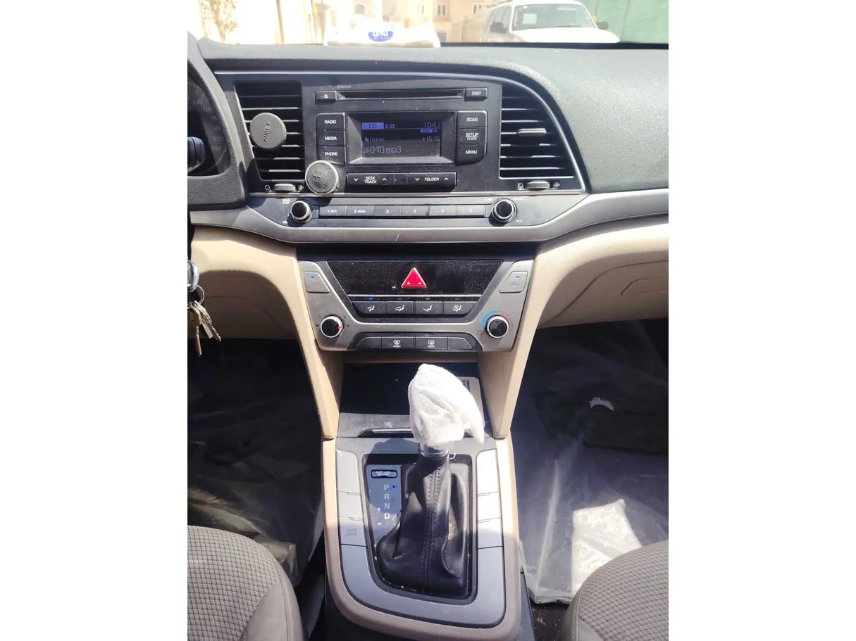 Car image 20