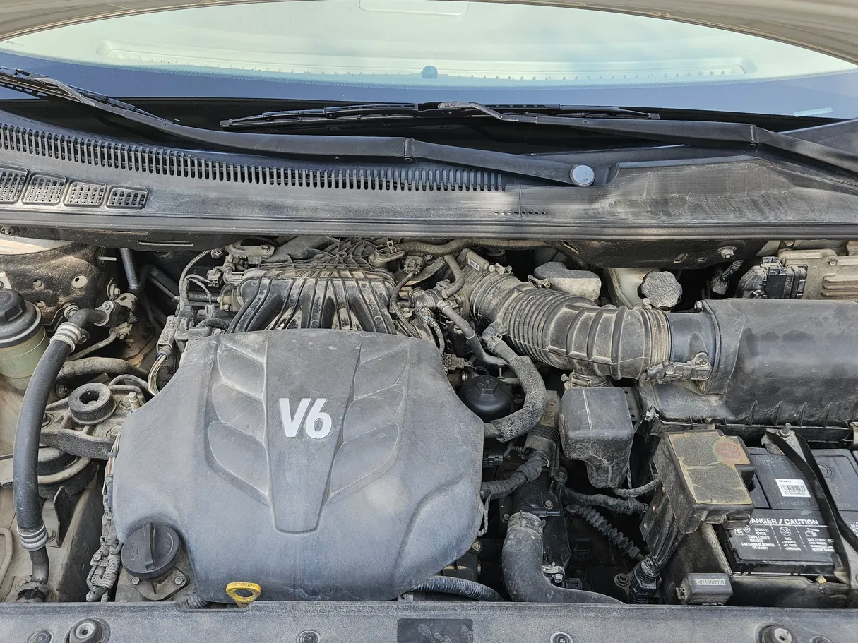 Car image 12