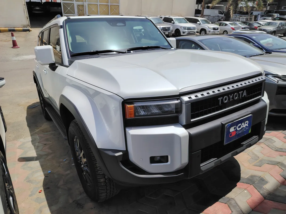 Car image 3