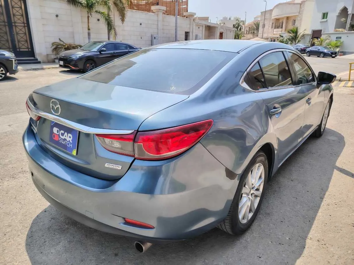 Car image 5