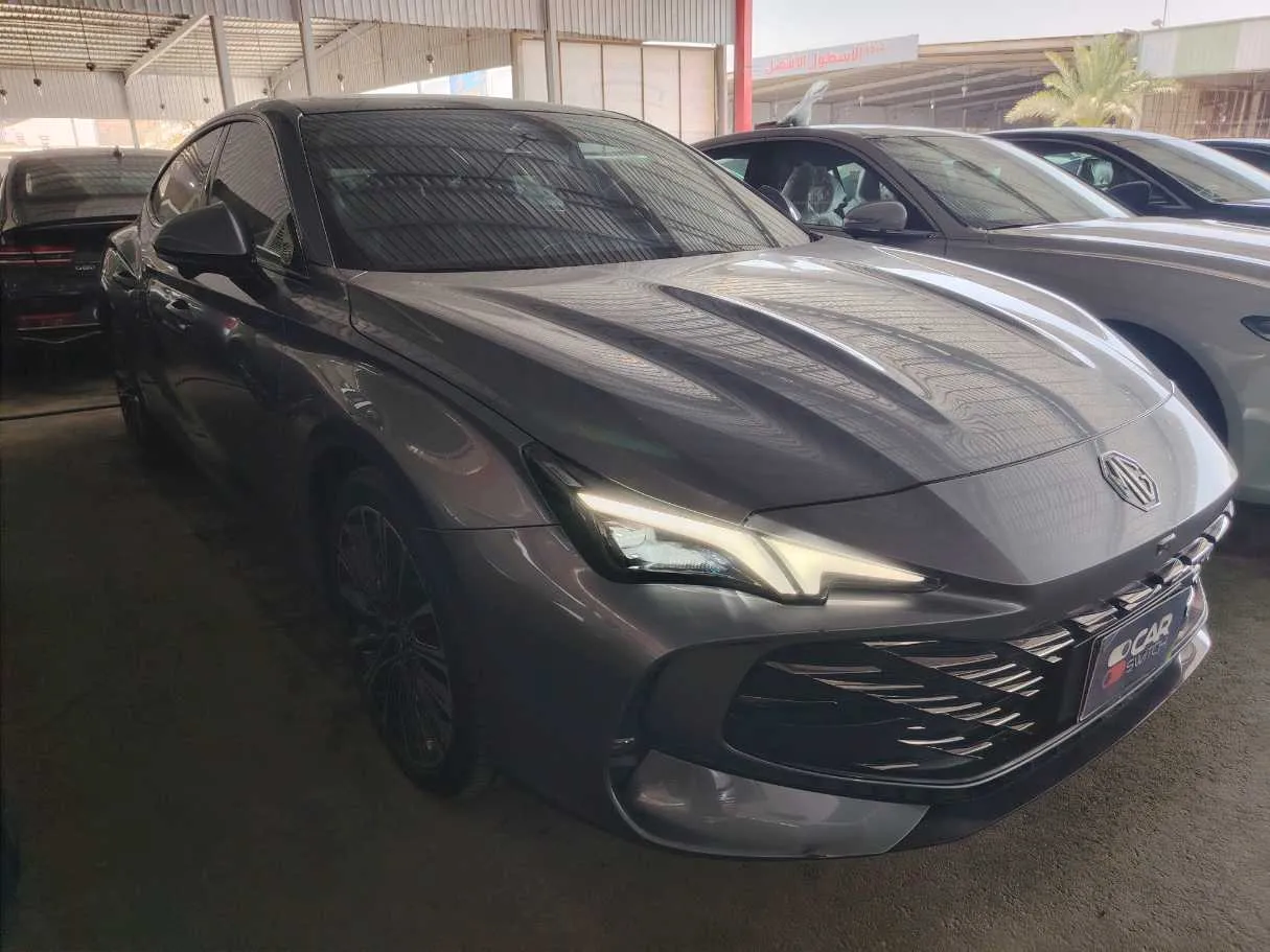 Car image 3