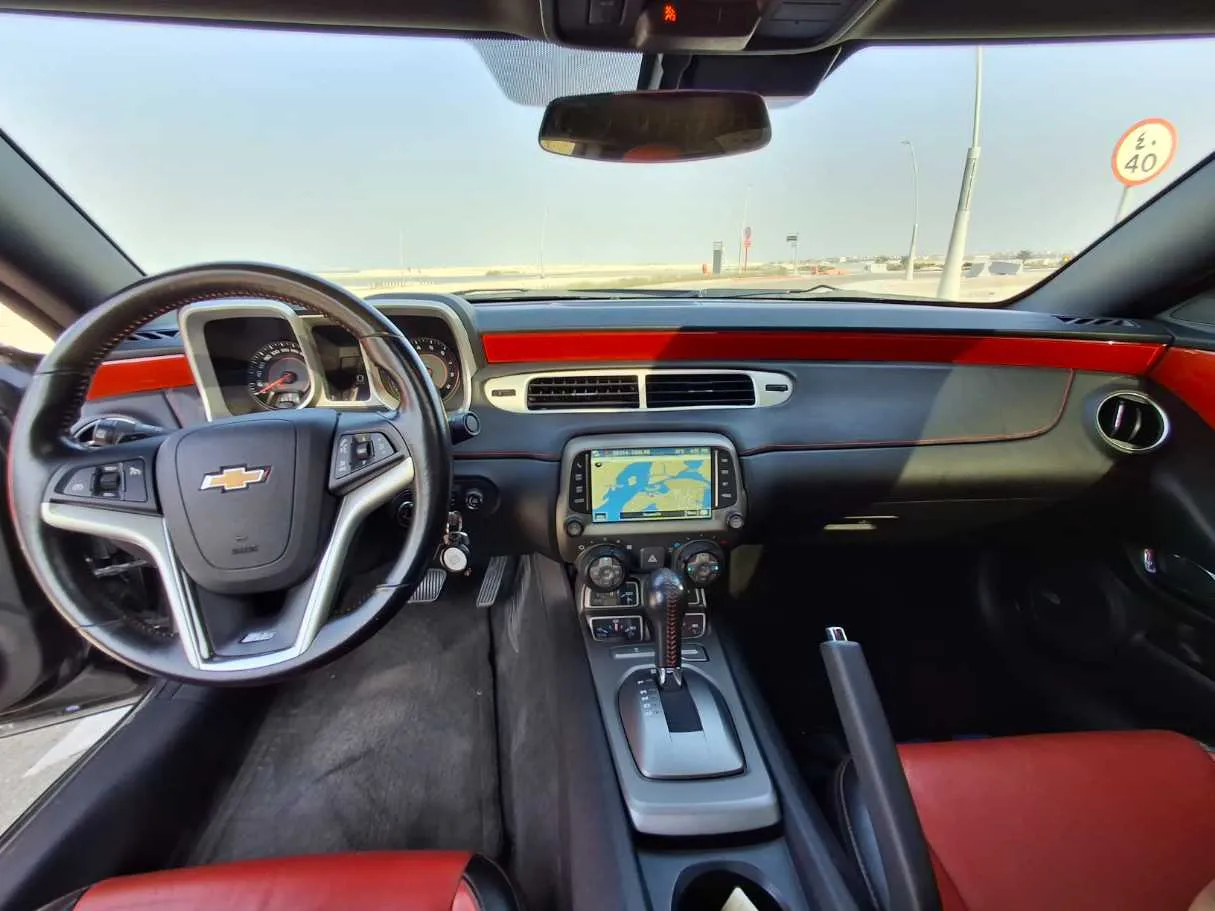 Car image 14