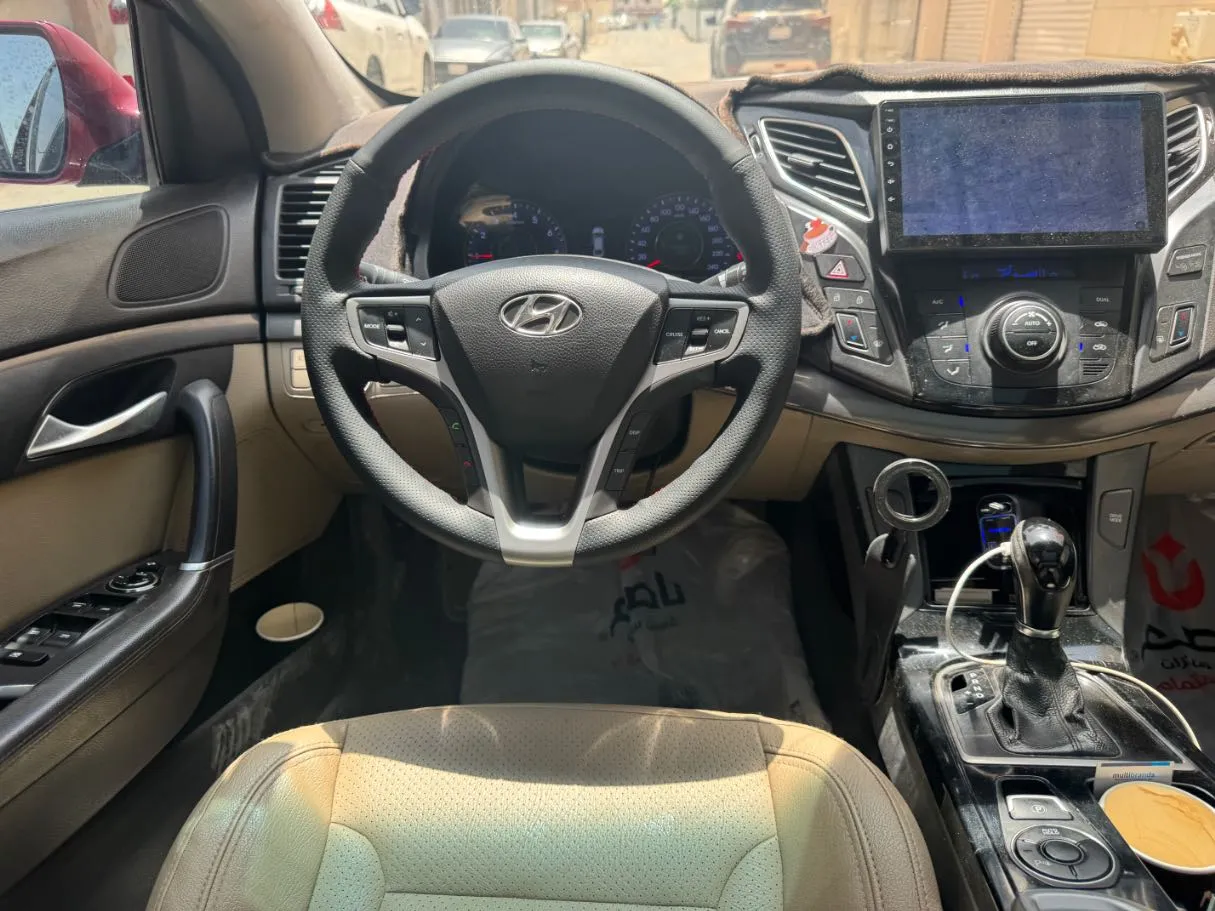 Car image 17