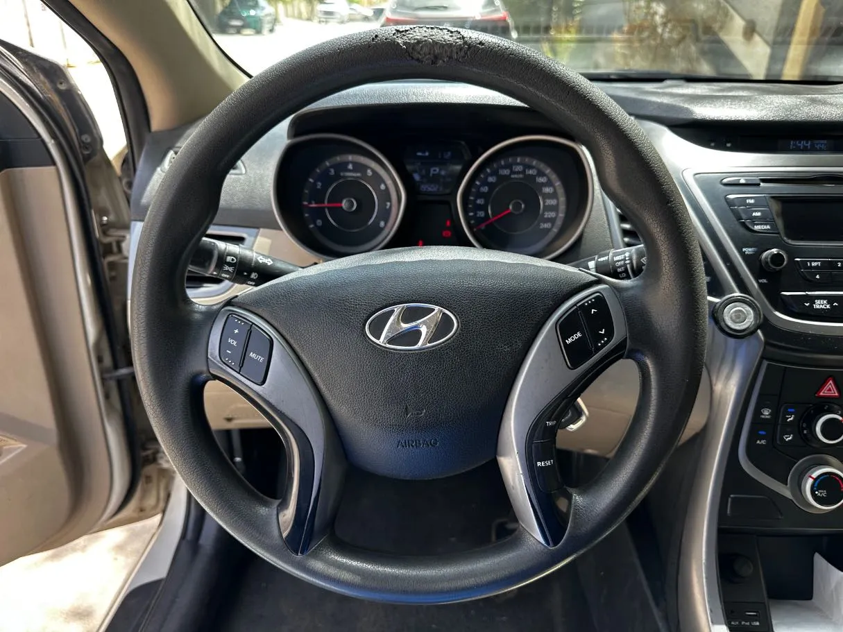 Car image 20