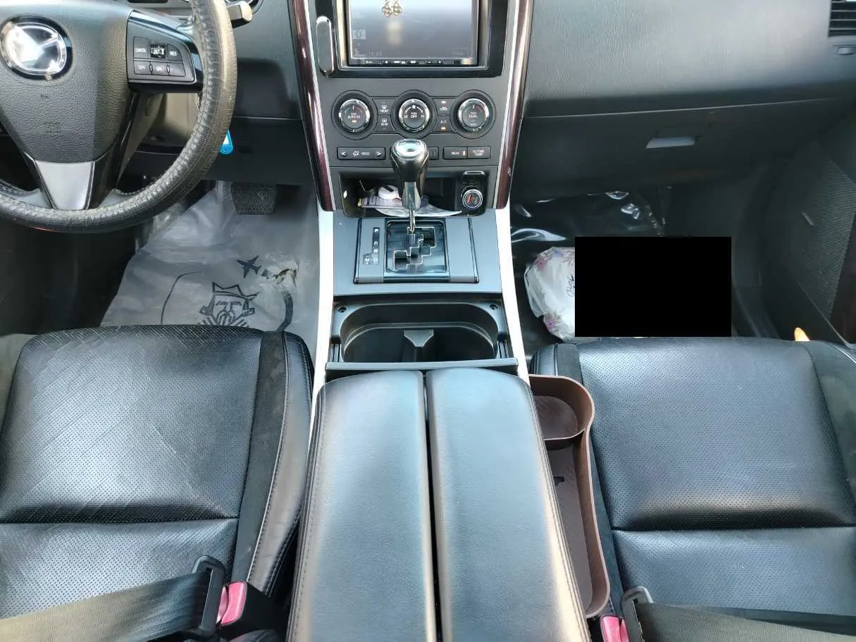 Car image 23