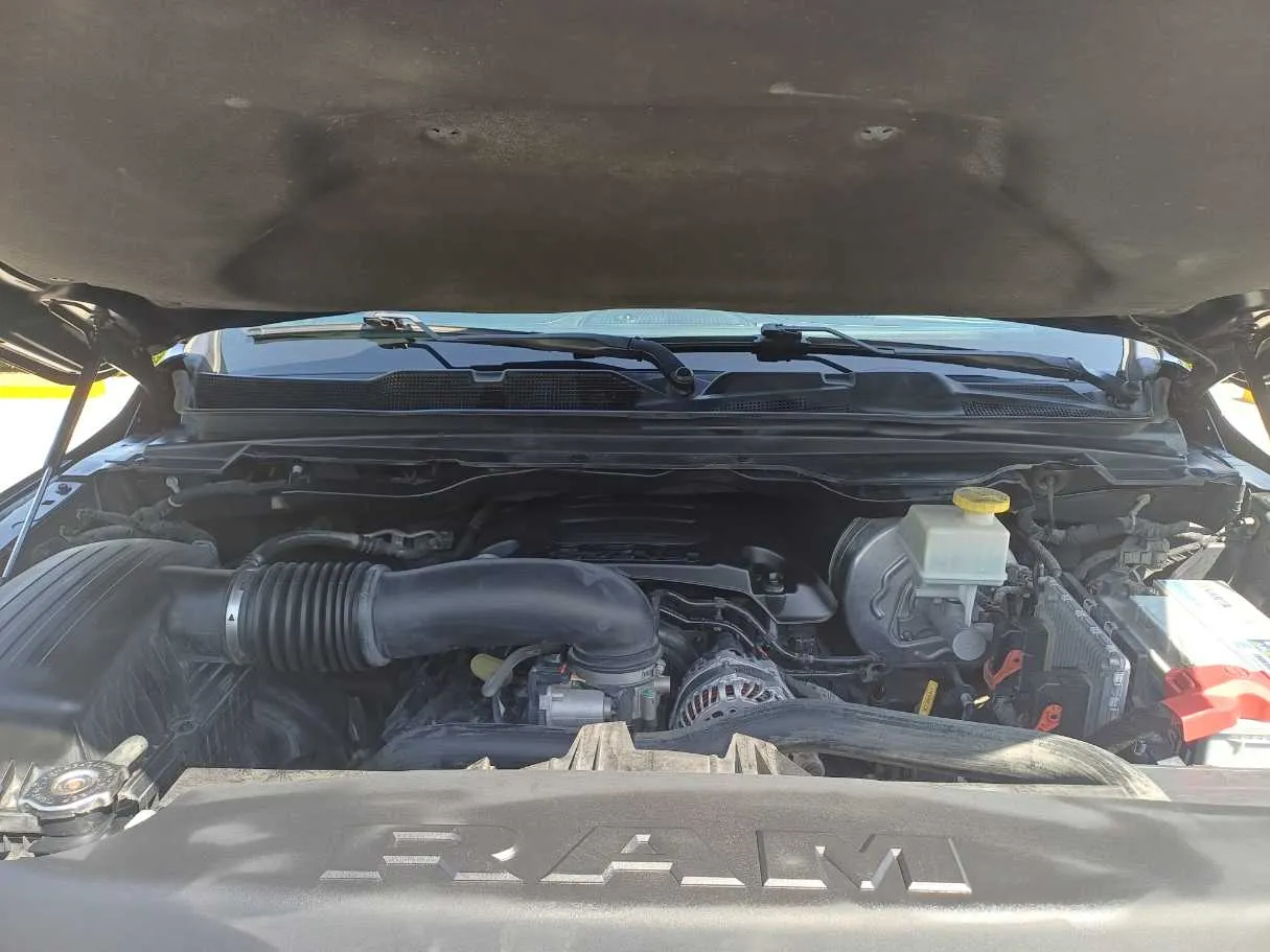 Car image 26