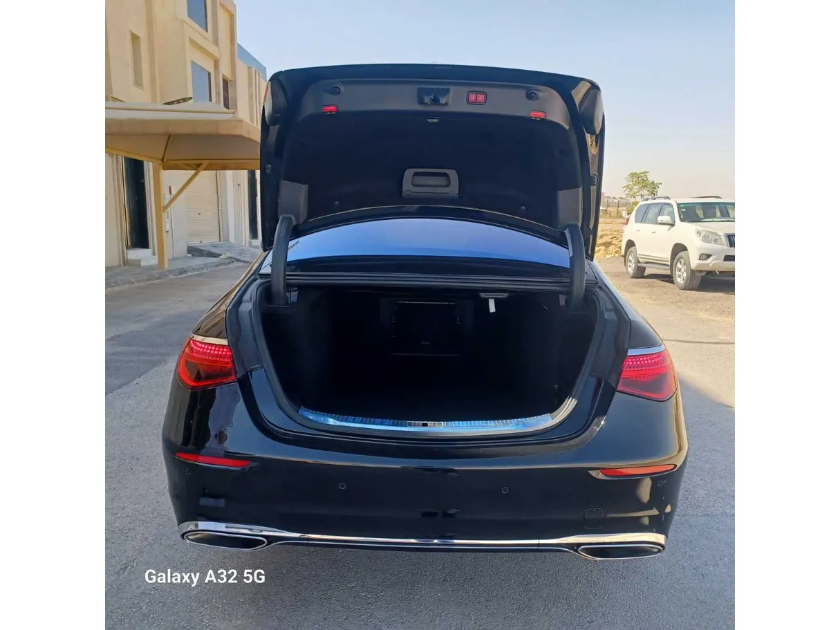 Car image 26