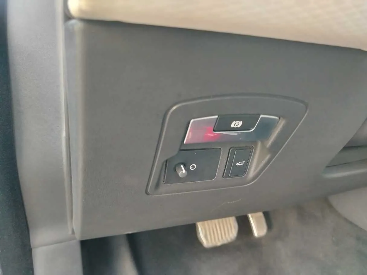 Car image 45
