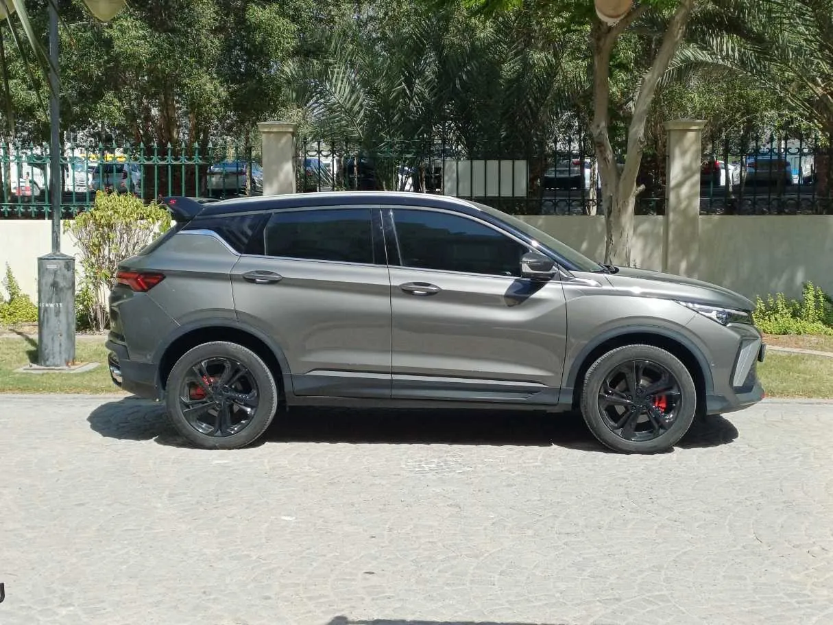Car image 8
