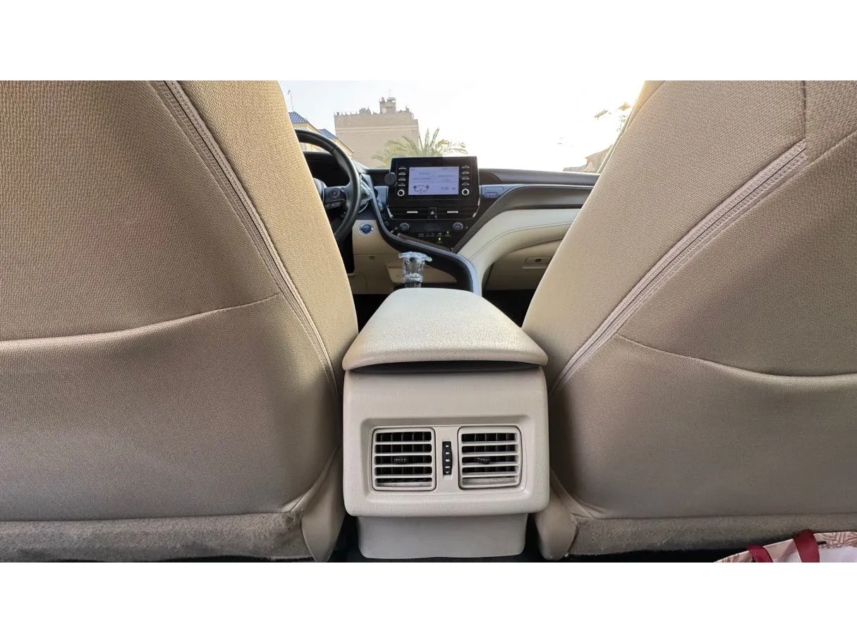 Car image 26