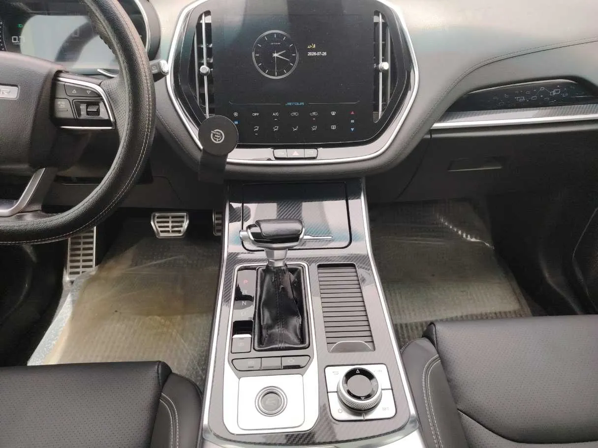 Car image 18
