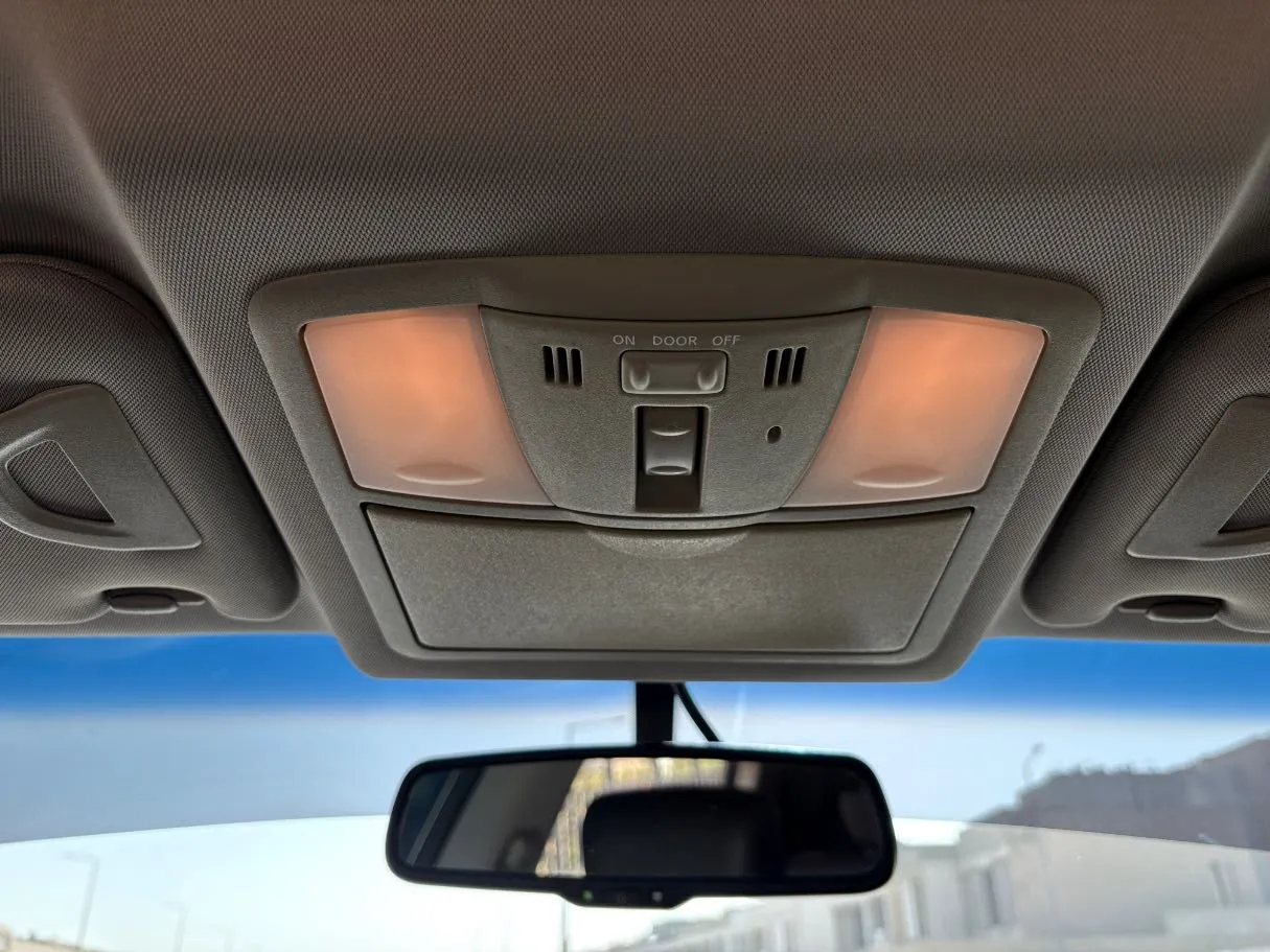 Car image 24