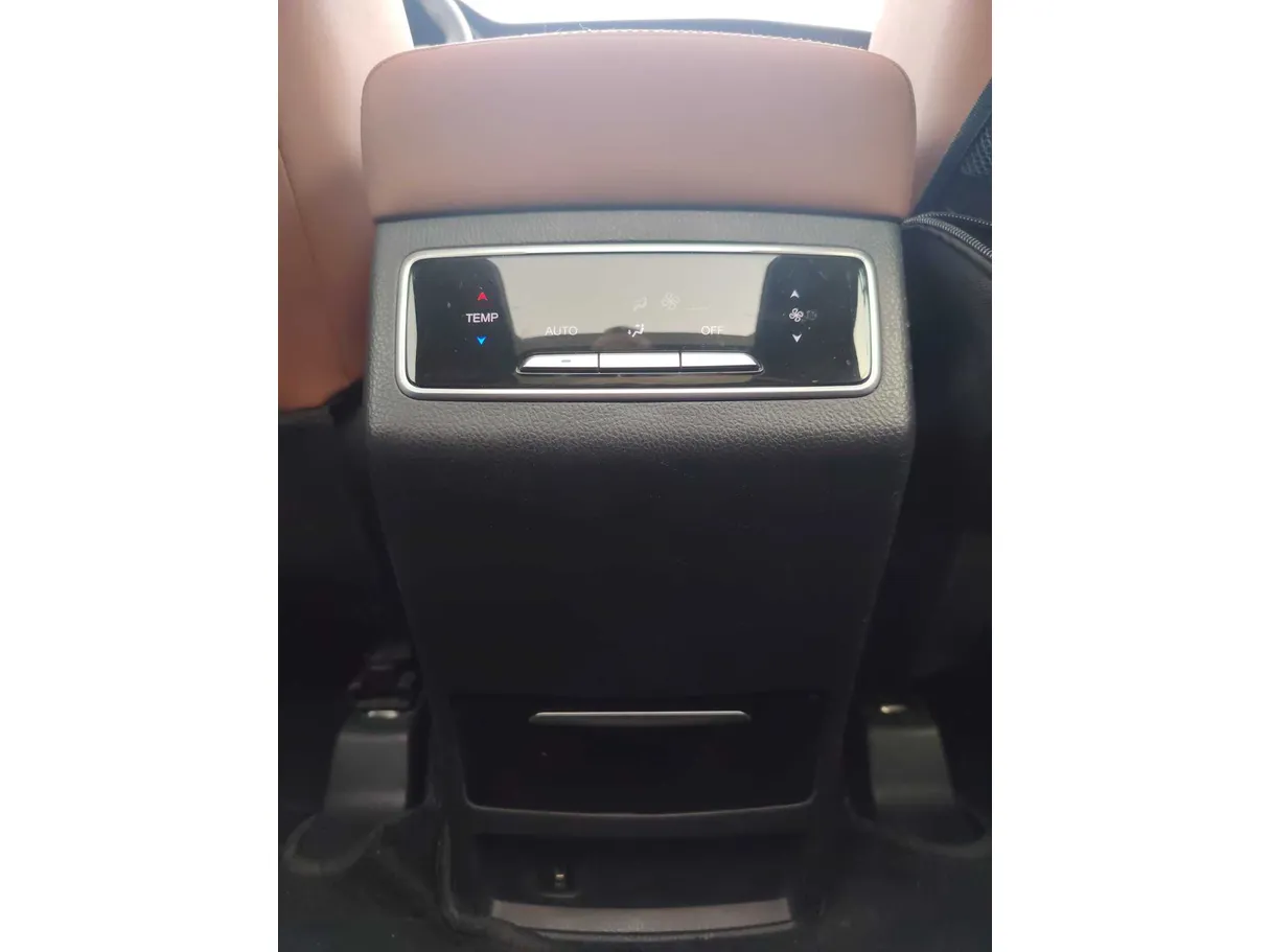 Car image 31