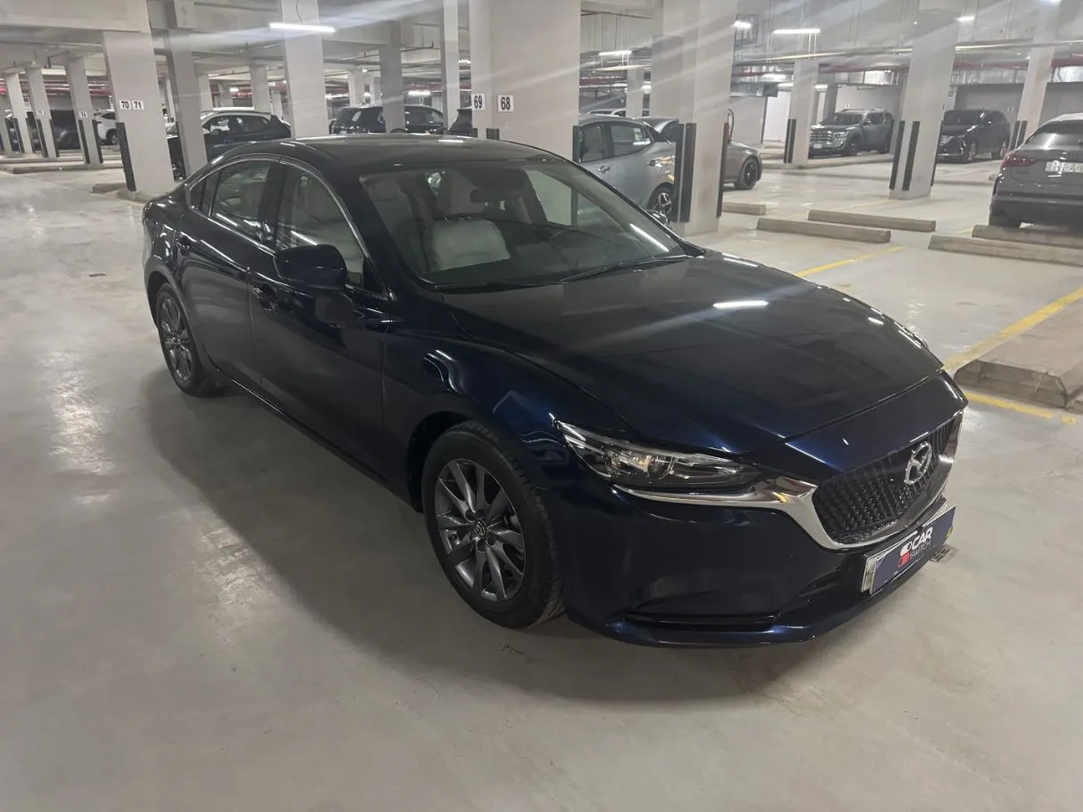 Car image 3