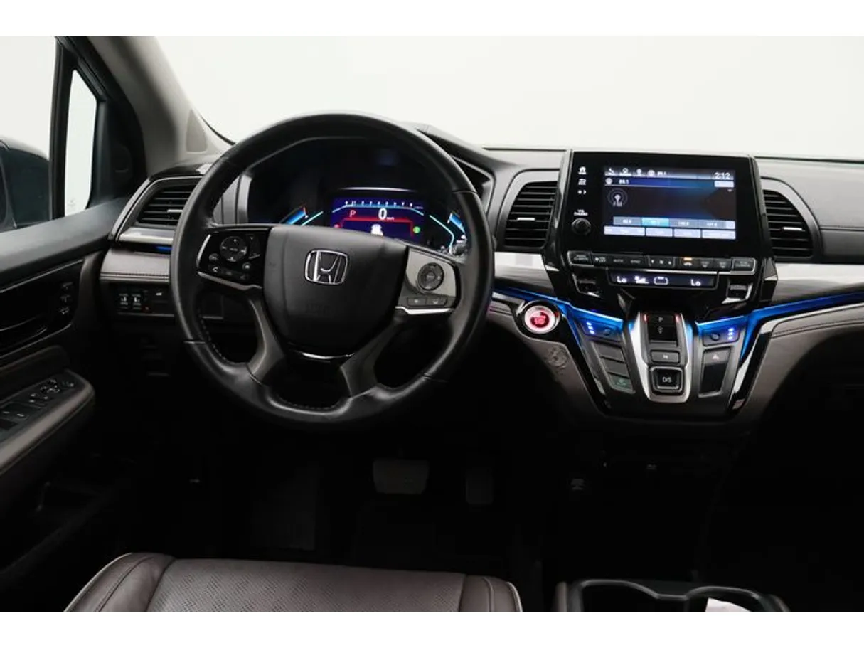 Car image 15