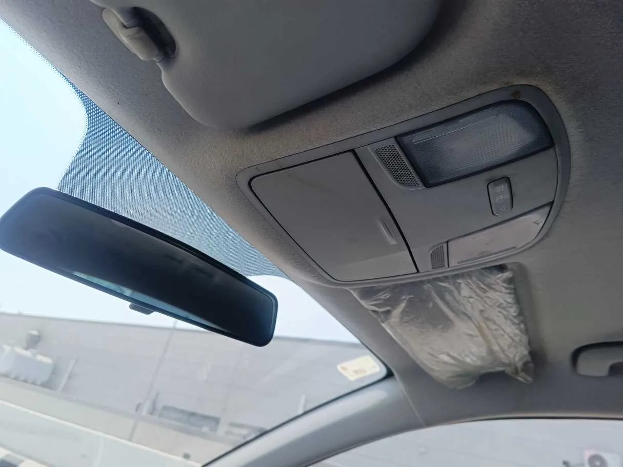 Car image 28