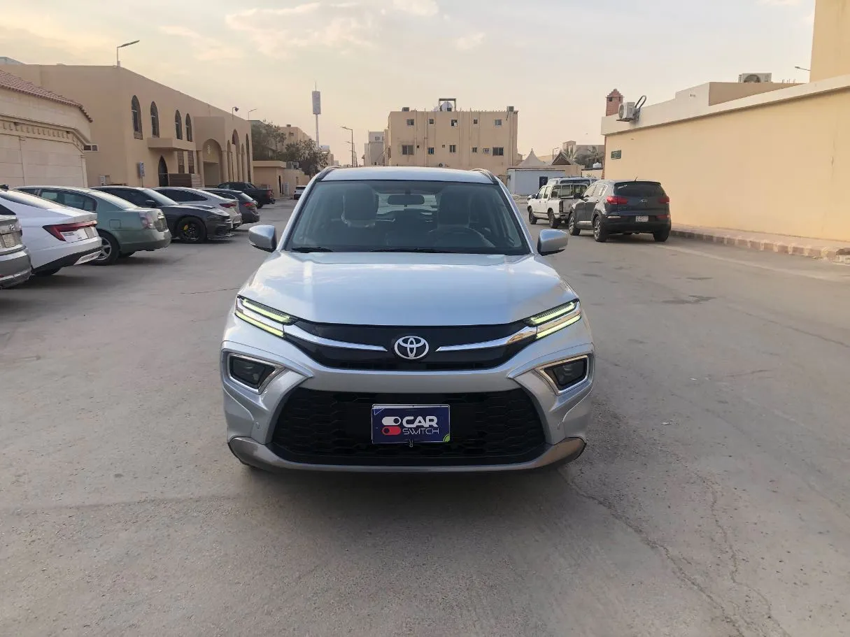 Car image 2