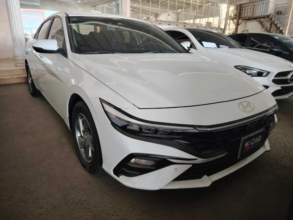 Car image 3