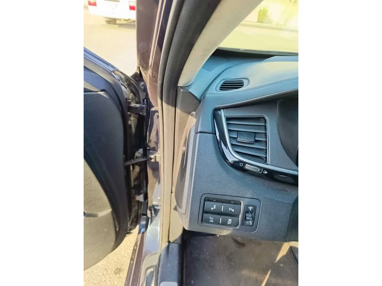 Car image 36