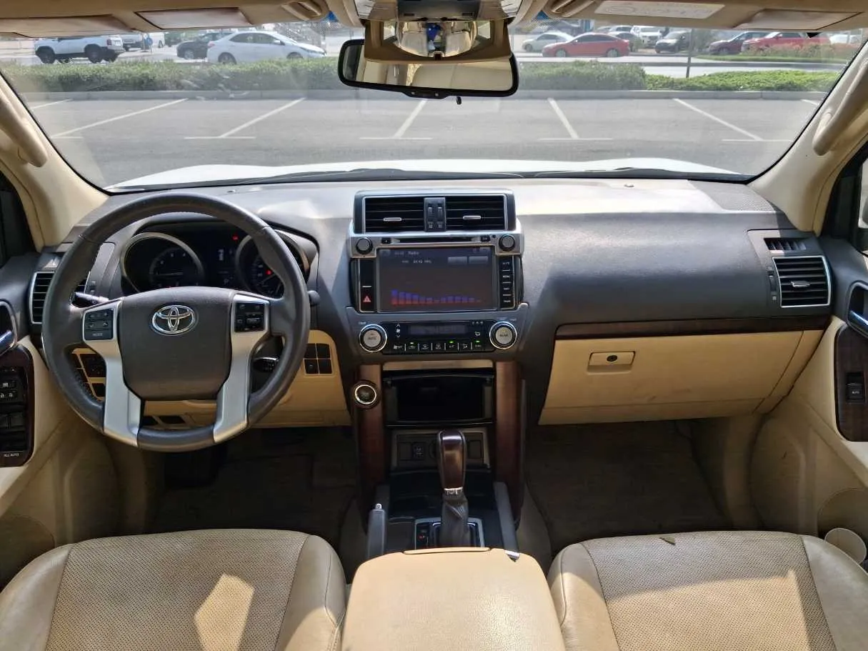 Car image 17