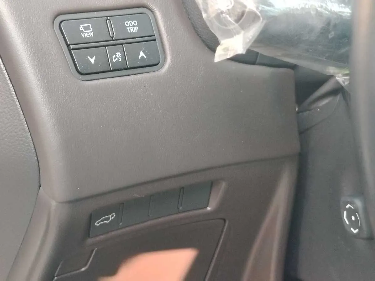 Car image 38