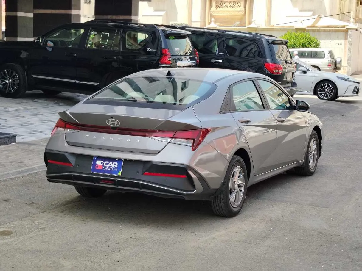 Car image 5