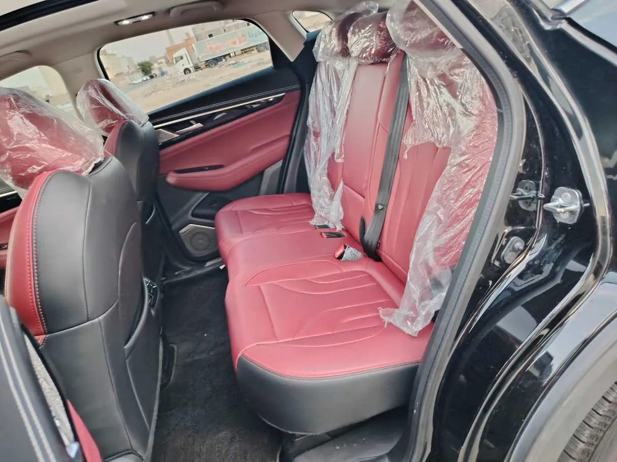 Car image 15