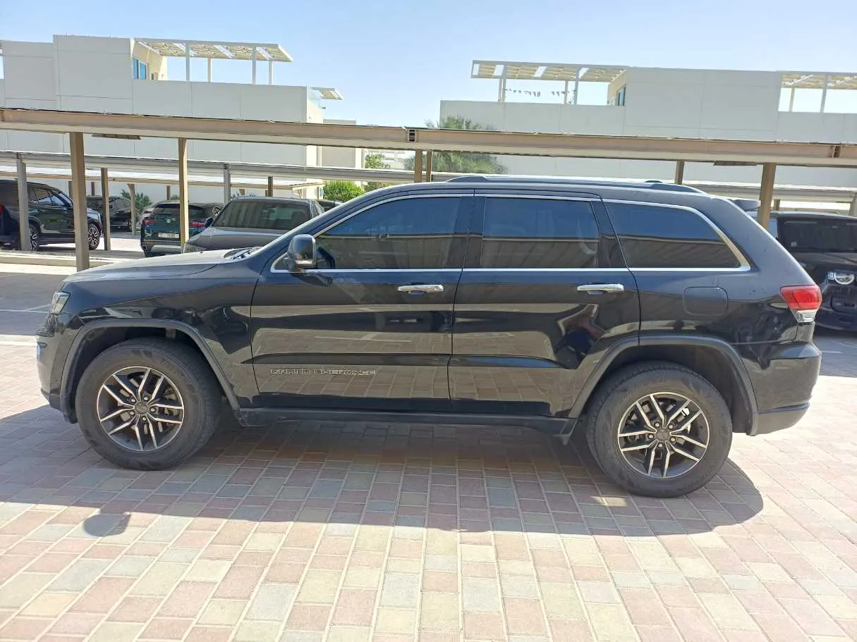 Car image 8
