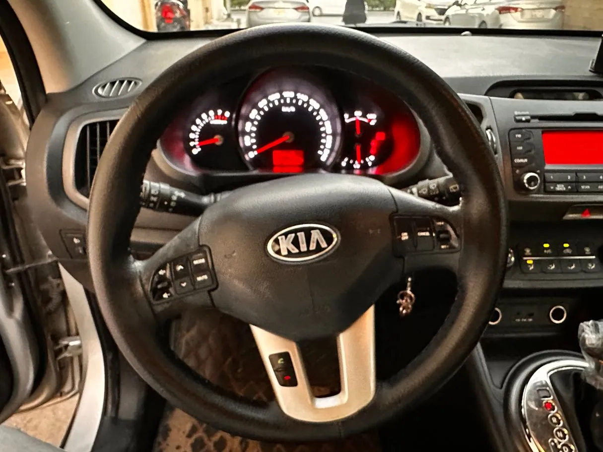 Car image 20