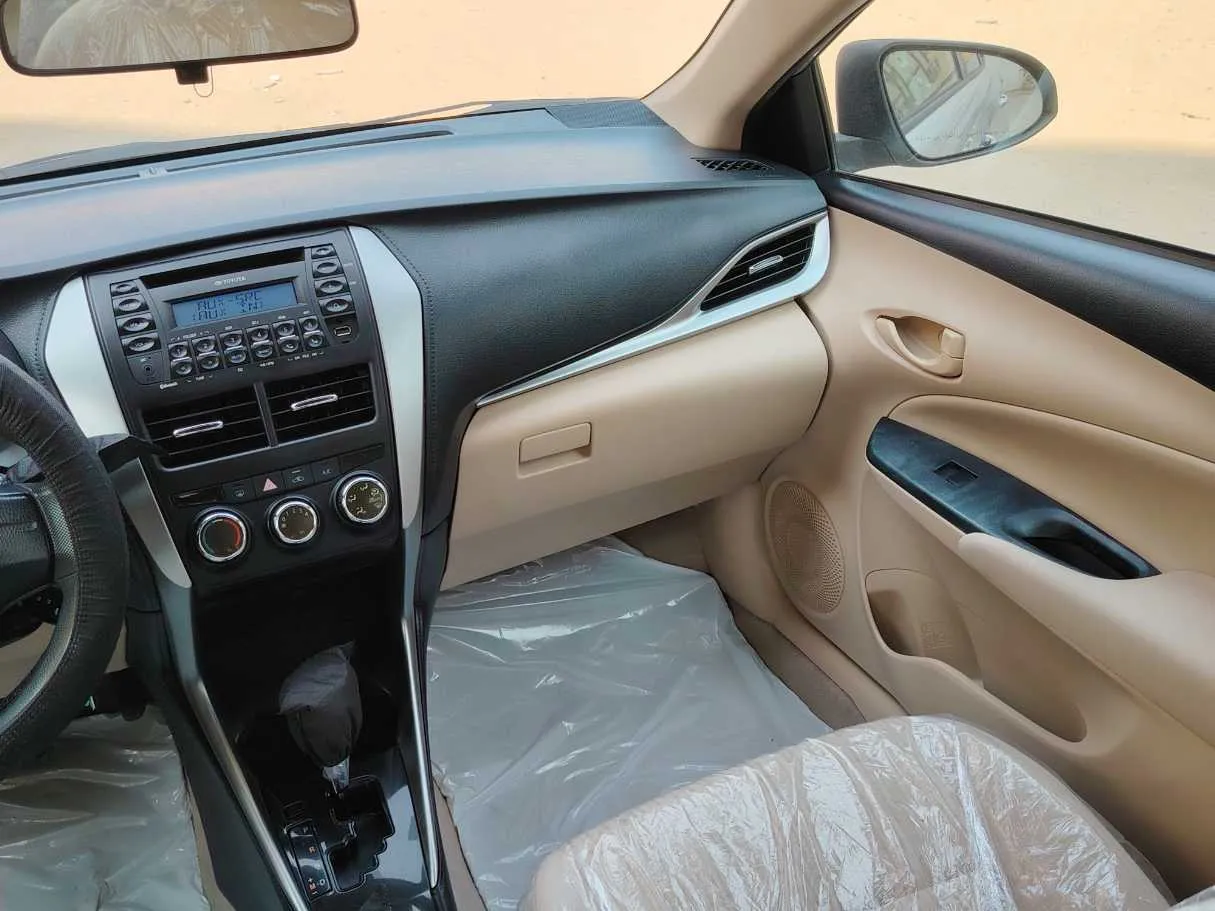 Car image 23