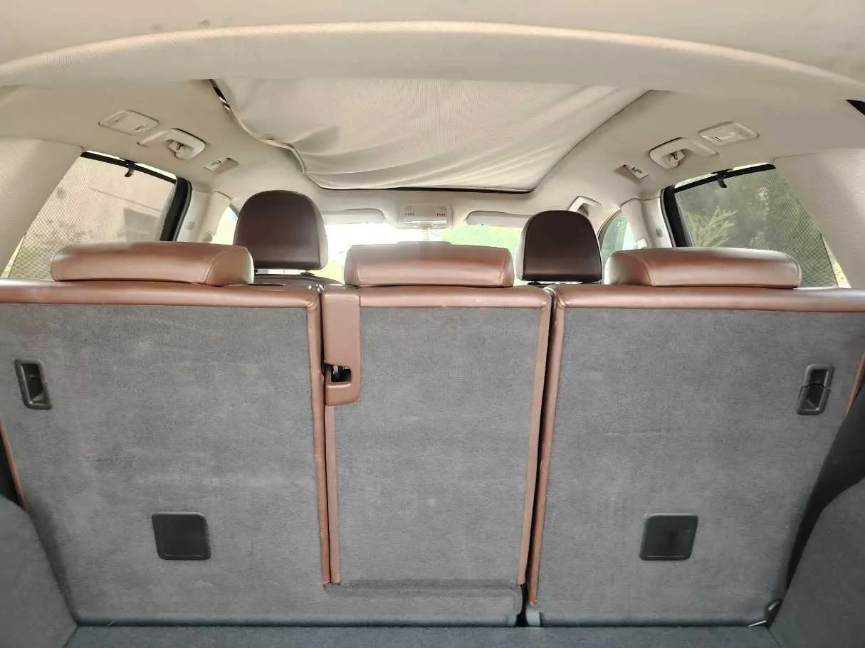 Car image 29