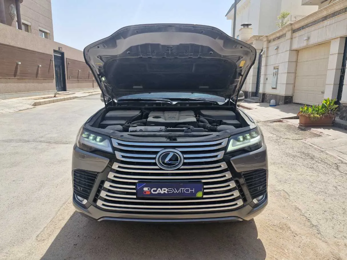 Car image 25
