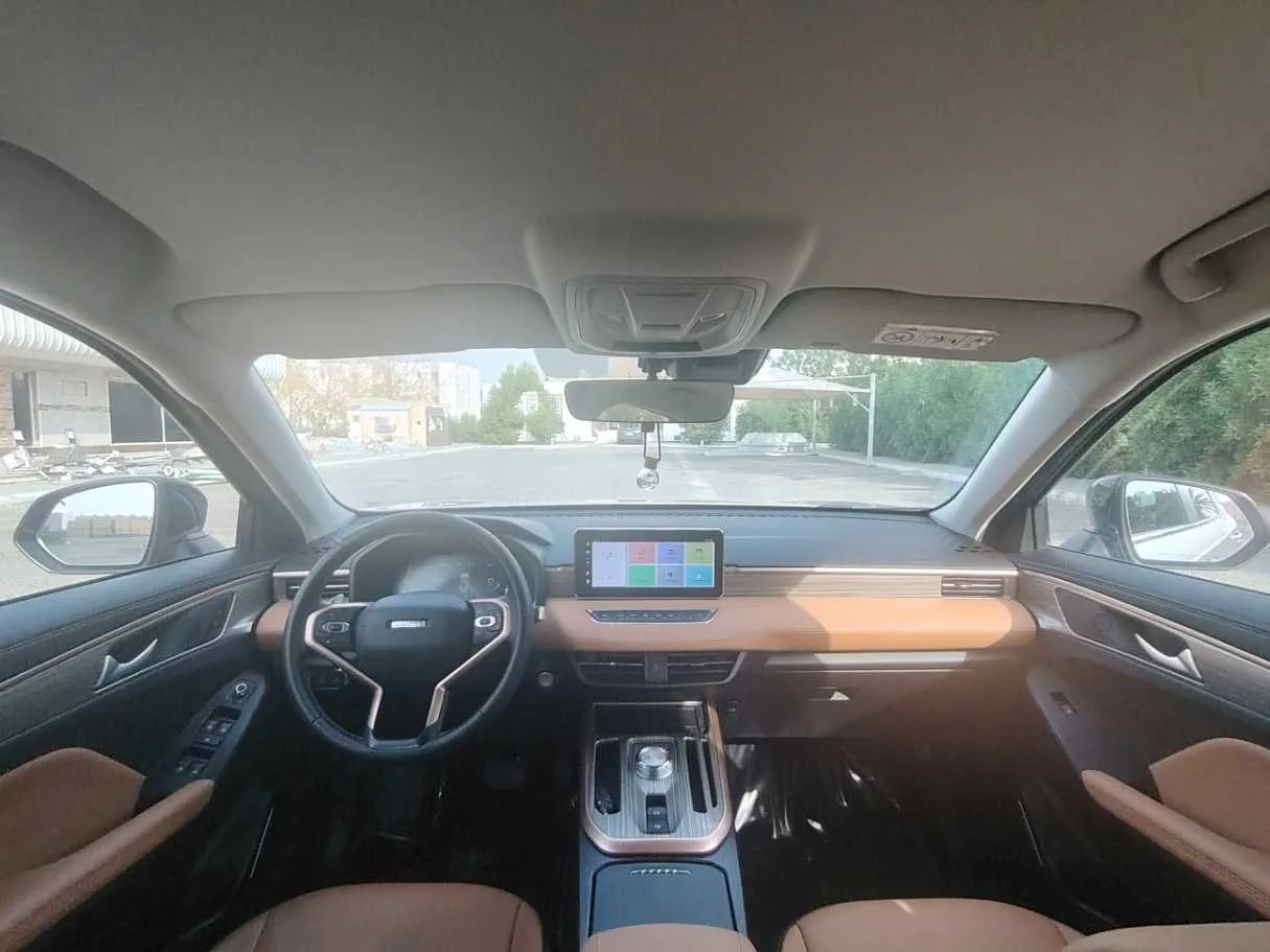 Car image 17