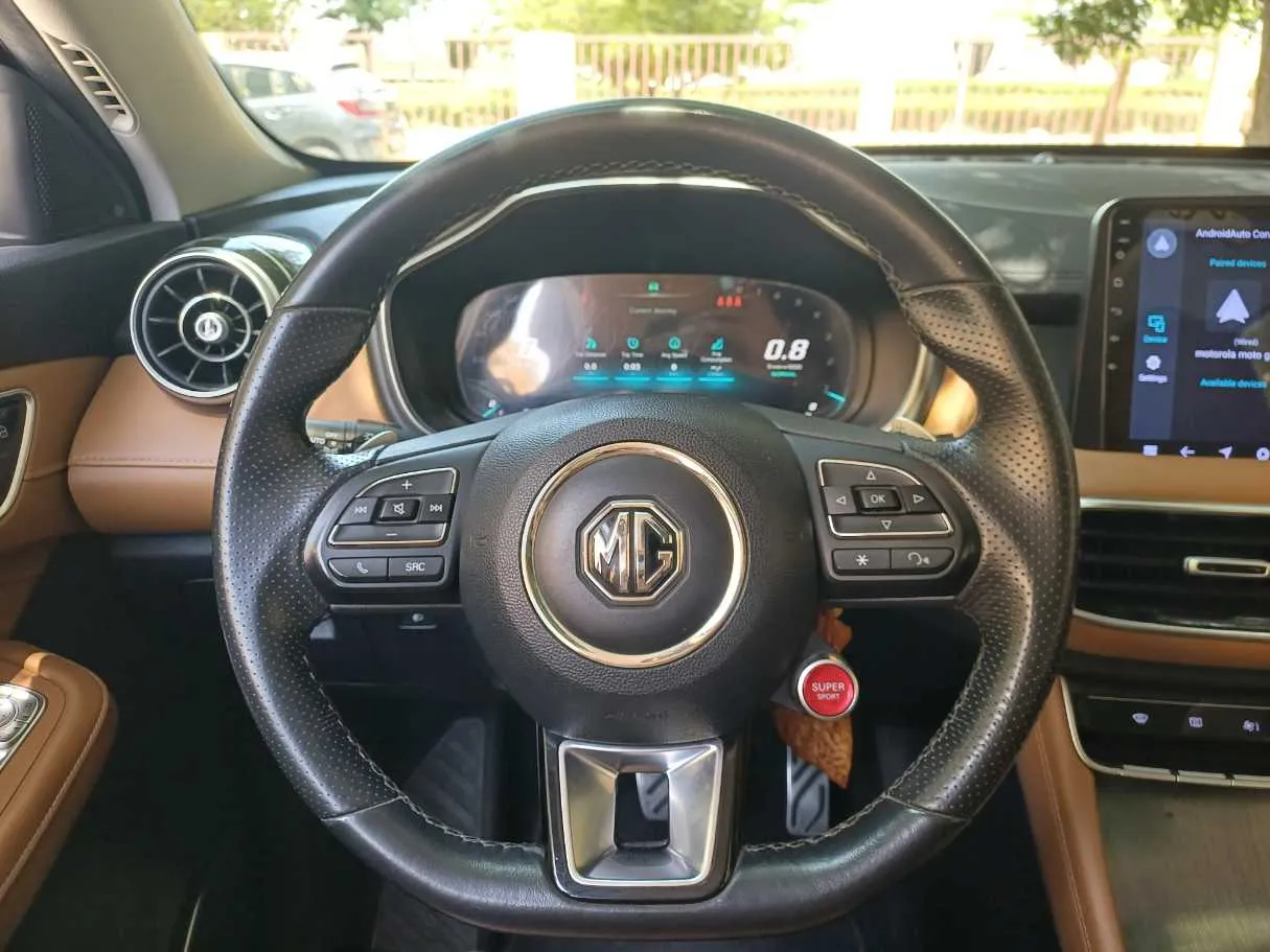 Car image 14