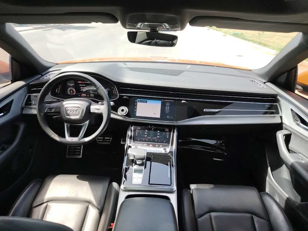 Car image 18