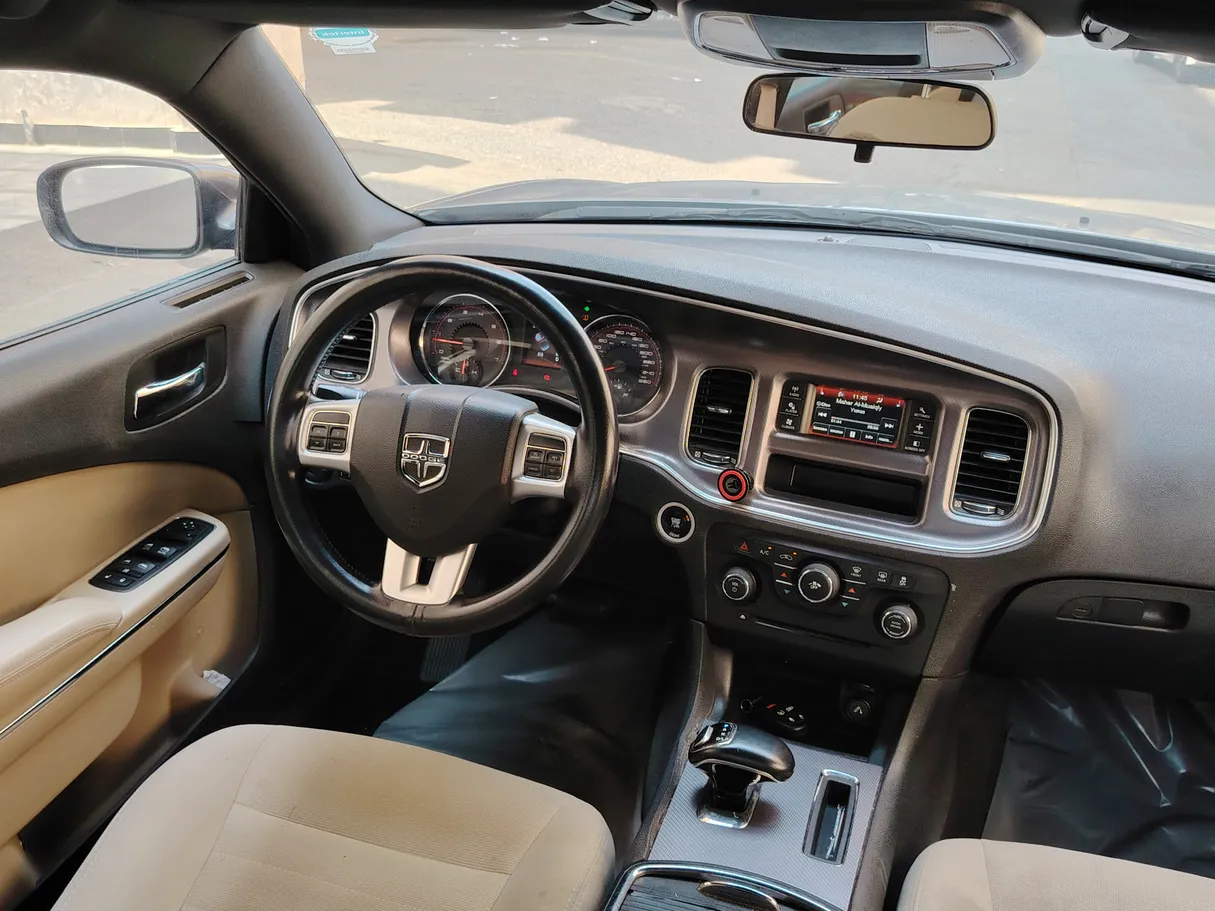 Car image 18