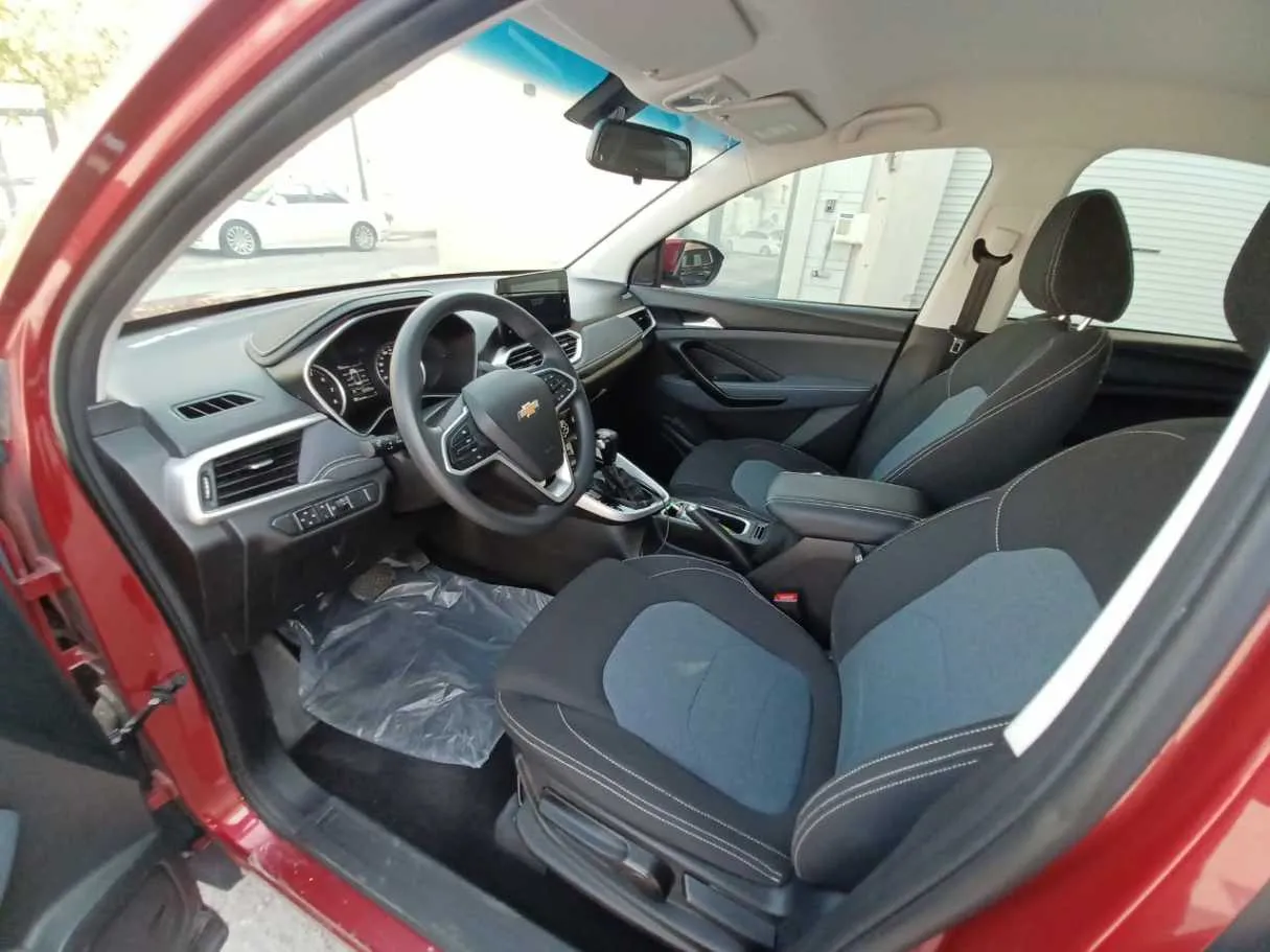 Car image 10