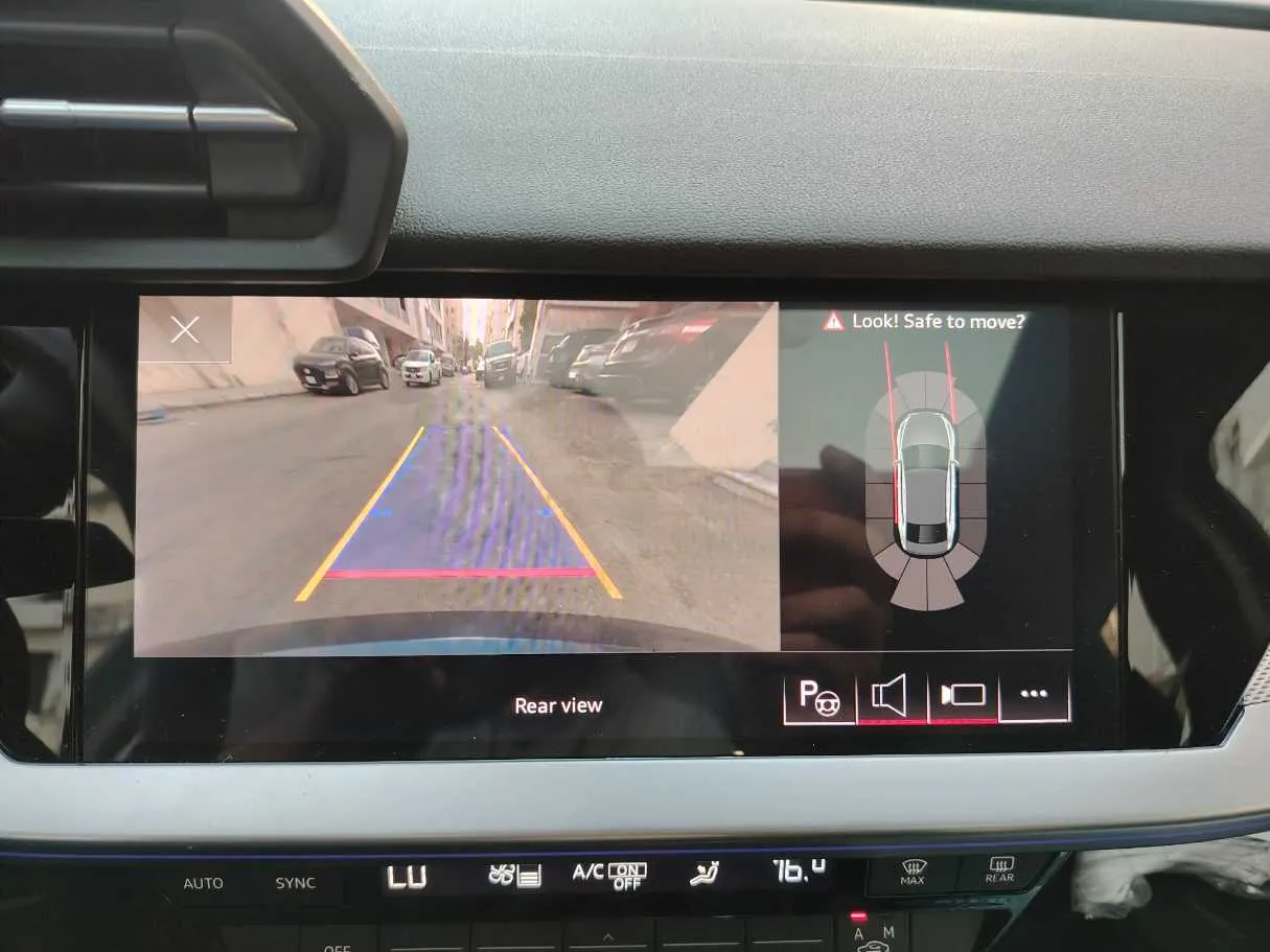 Car image 23