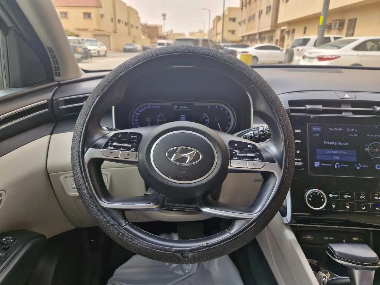 Car image 18