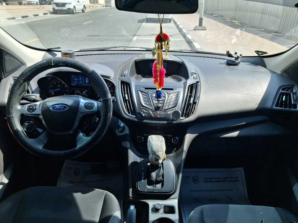 Car image 14