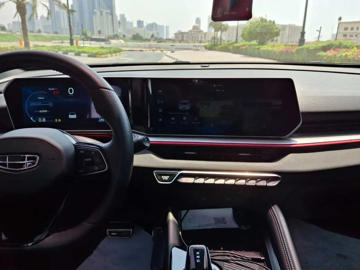 Car image 15