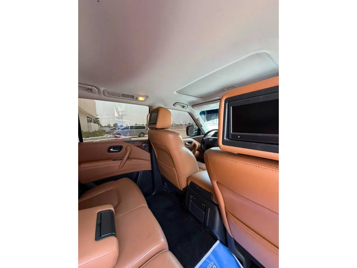 Car image 24