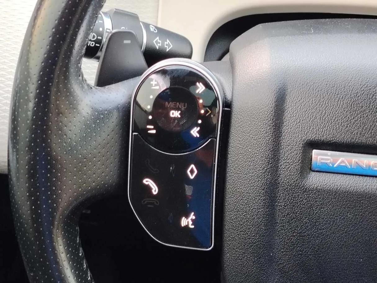 Car image 26