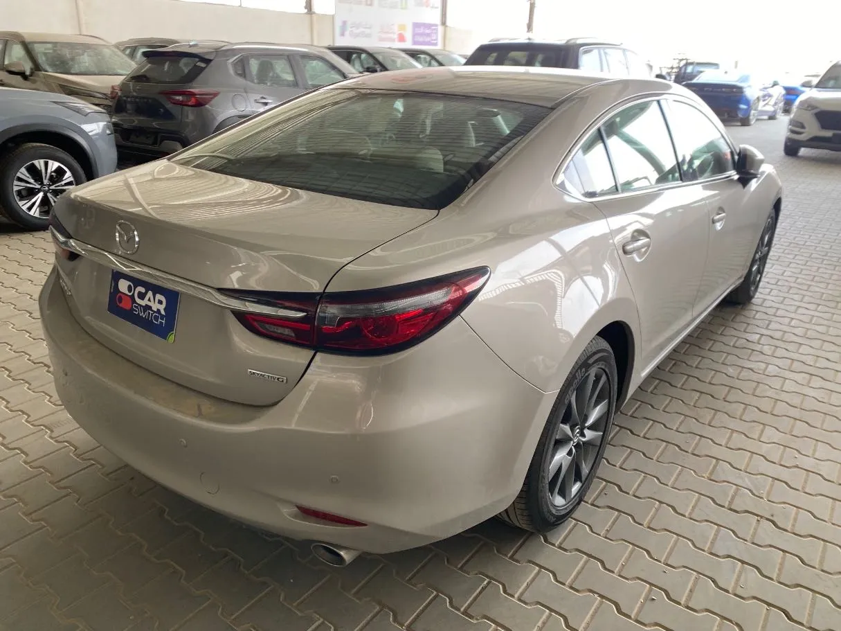 Car image 5